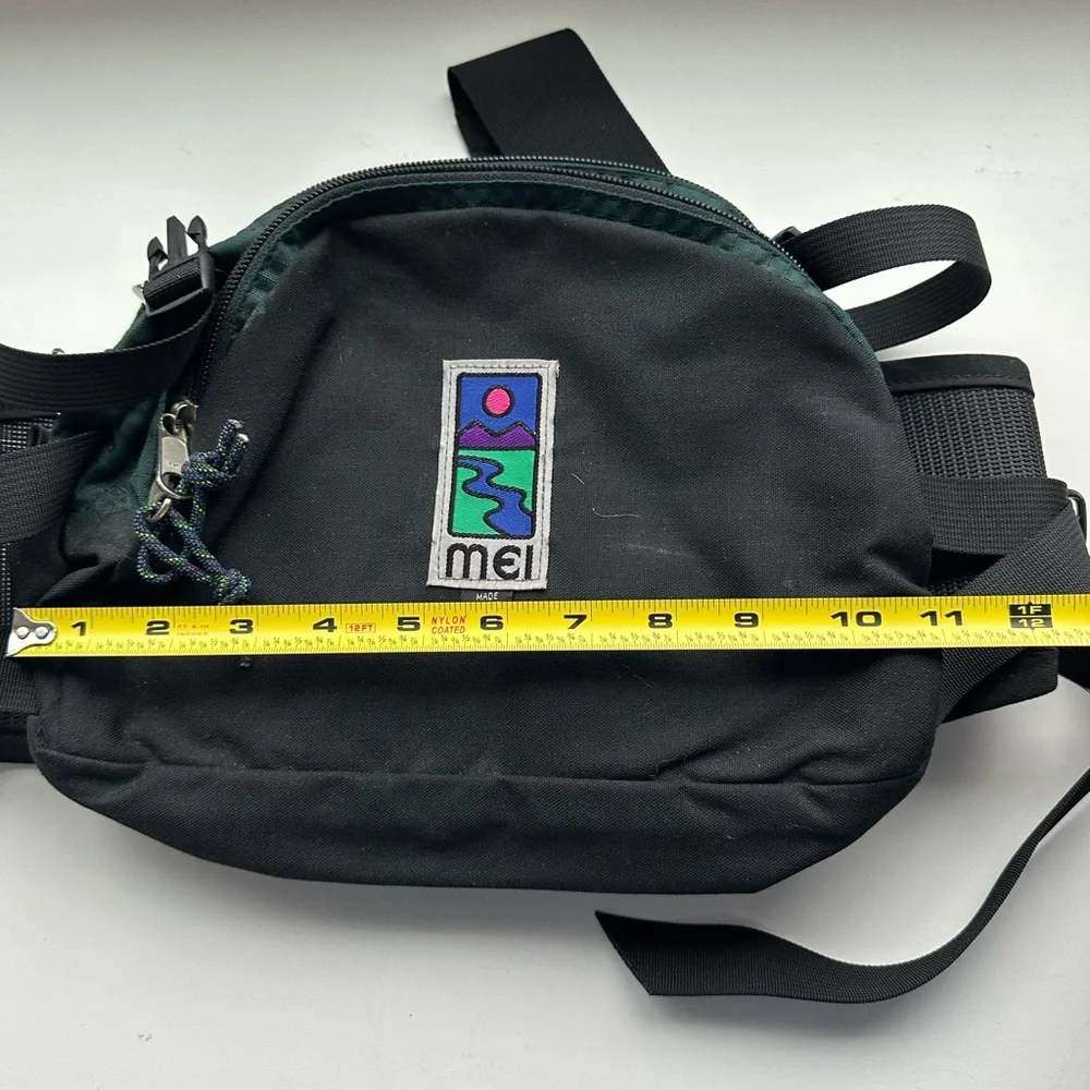 MEI Mountain Equipment Inc waist fanny pack. - Picture 4 of 11